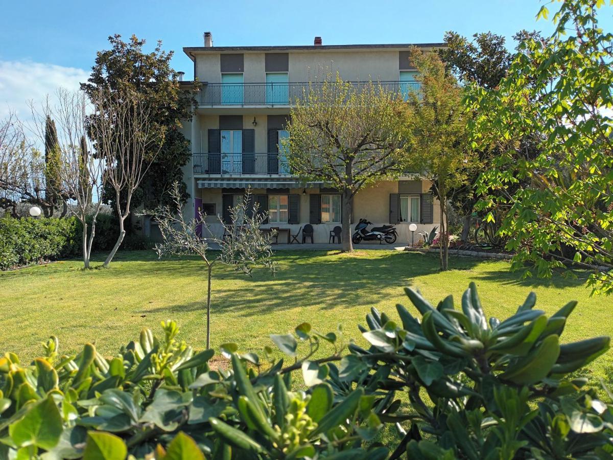 La Casa Degli Ippocastani Apartment Colonnella Exterior photo